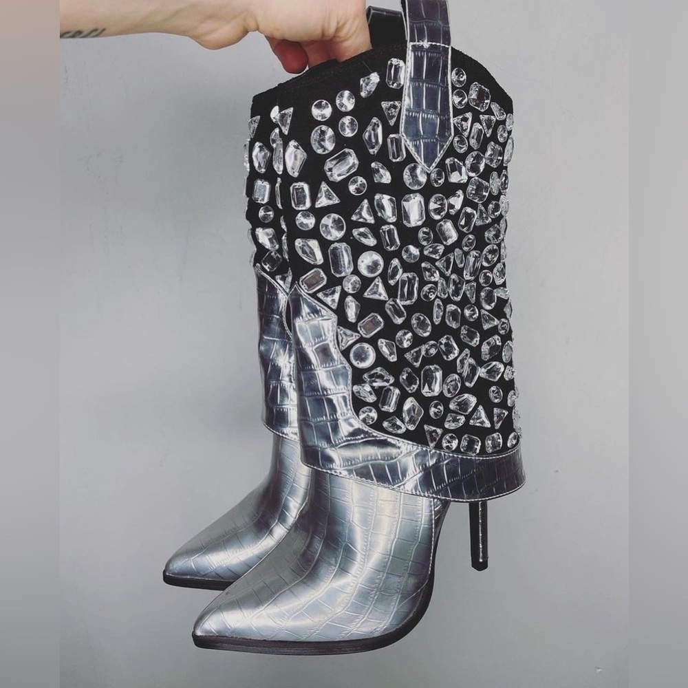 MINT CONDITION - LAUREN LORRAINE - JEWELED - Boots